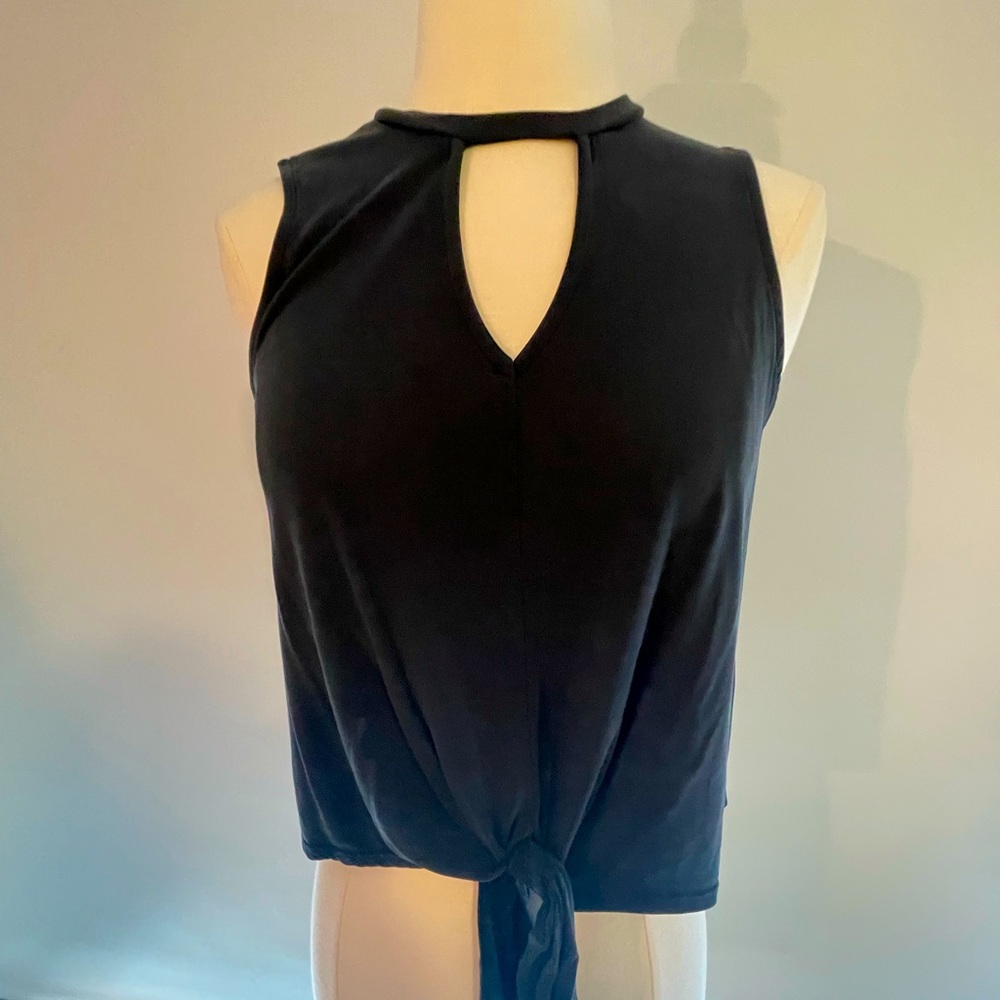 Leith shirt front knot top. Charcoal Gray